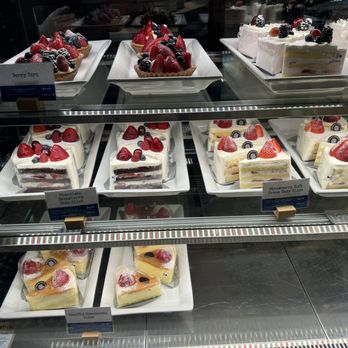 Paris Baguette - Cakes - Cafes Near Me - Maple Grove, Minnesota Paris Baguette - Cakes - Cafes Near Me - Maple Grove, Minnesota