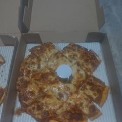 Steve's Una Pizza - Small pepperoni Pizza. Delicious