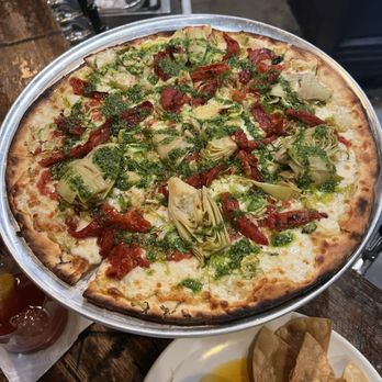 Bankhead Brewing - Go Green pizza  Soooooooo gooooooood!!!! - Brewpubs Near Me - Rowlett, Texas