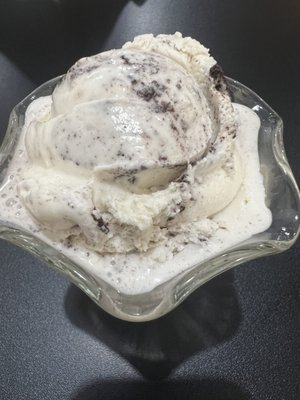 Reds Soda Fountain and Ice Cream by null