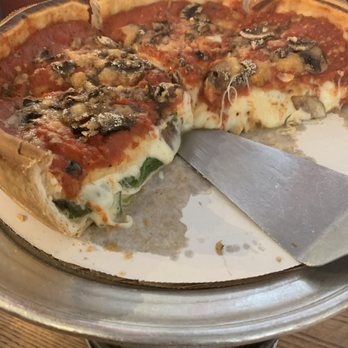 Giordano's - Chicken sausage, mushroom, and spinach - Pizza Near Me - Orlando, Florida Giordano's - Chicken sausage, mushroom, and spinach - Pizza Near Me - Orlando, Florida