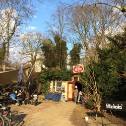 Altonas Balkon - Eingang und Biergarten