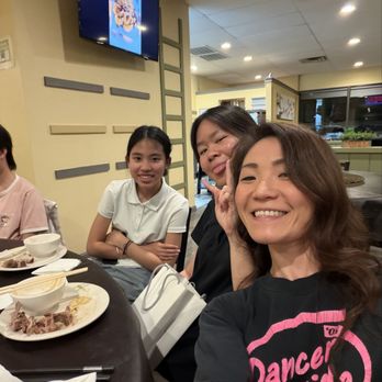 Green Tea Bistro - Happiest of birthday wishes to my lovely sweet 16 year old cousin bc she loves this place and says the intestines is poppin - Chinese Near Me - Mesa, Arizona