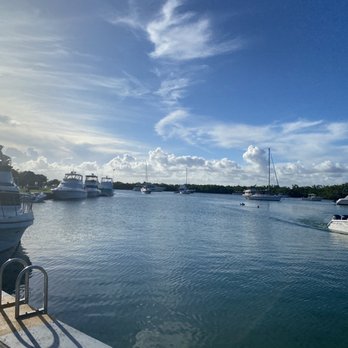 Boater's Grill - A beautiful view of Miami, park your Boat or Yacht. - Seafood Near Me - Key Biscayne, Florida Boater's Grill - A beautiful view of Miami, park your Boat or Yacht. - Seafood Near Me - Key Biscayne, Florida