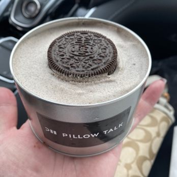 Pillow Talk Cafe Pasadena - Oreo - Coffee & Tea Near Me - Pasadena, California