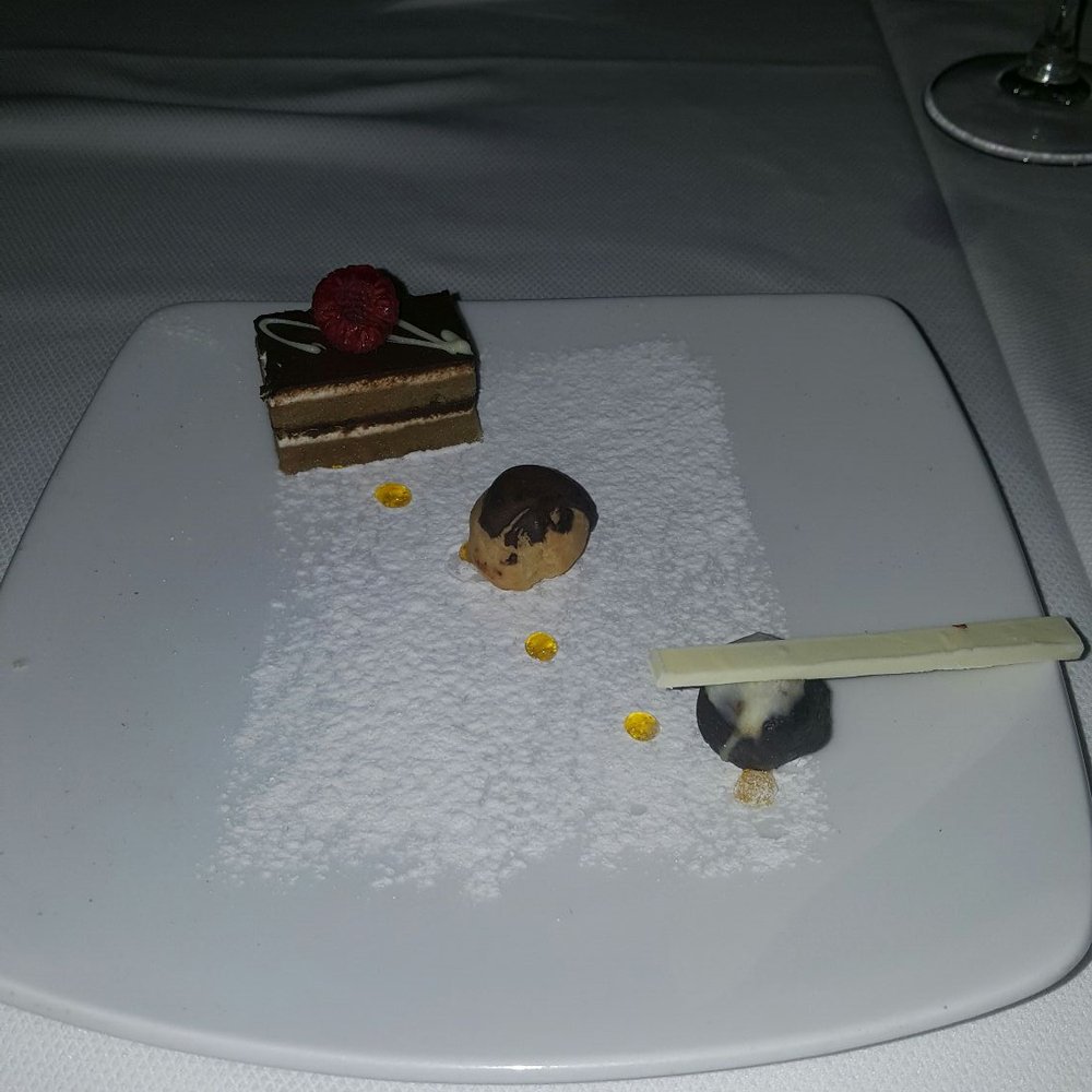 Ocean Maya Royale - Dessert (Blue Moon) - Hotels Near Me - Quintana Roo, ROO Ocean Maya Royale - Dessert (Blue Moon) - Hotels Near Me - Quintana Roo, ROO