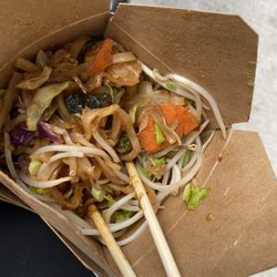 Noodlebox - Drunken noodle box with tofu