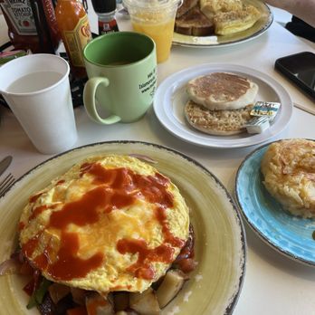 Midway Cafe and Coffee Bar - Skillet Your Way, Hash Brown Casserole, English Muffin - Breakfast & Brunch Near Me - Islamorada, Florida