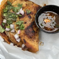 Meals By Mariah - Beef birria tacos