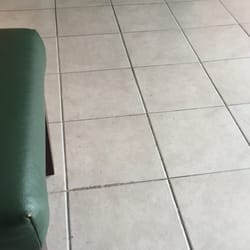 Nafeesa Day Spa - Dirty floors