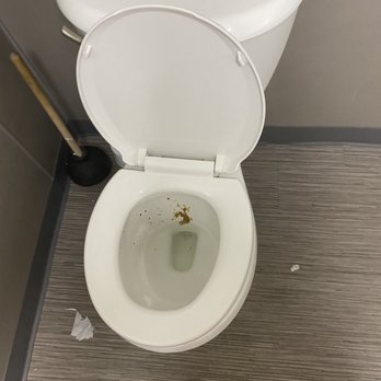 Extra Space Storage - This is just disgusting - Self Storage Near Me - Fort Lauderdale, Florida