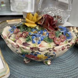 Assistance League of the Foothill Communities Thrift Shop