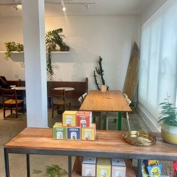 Lamara Coffee & Kitchen - Dining Area - Vegetarian Near Me - New Orleans, Louisiana Lamara Coffee & Kitchen - Dining Area - Vegetarian Near Me - New Orleans, Louisiana