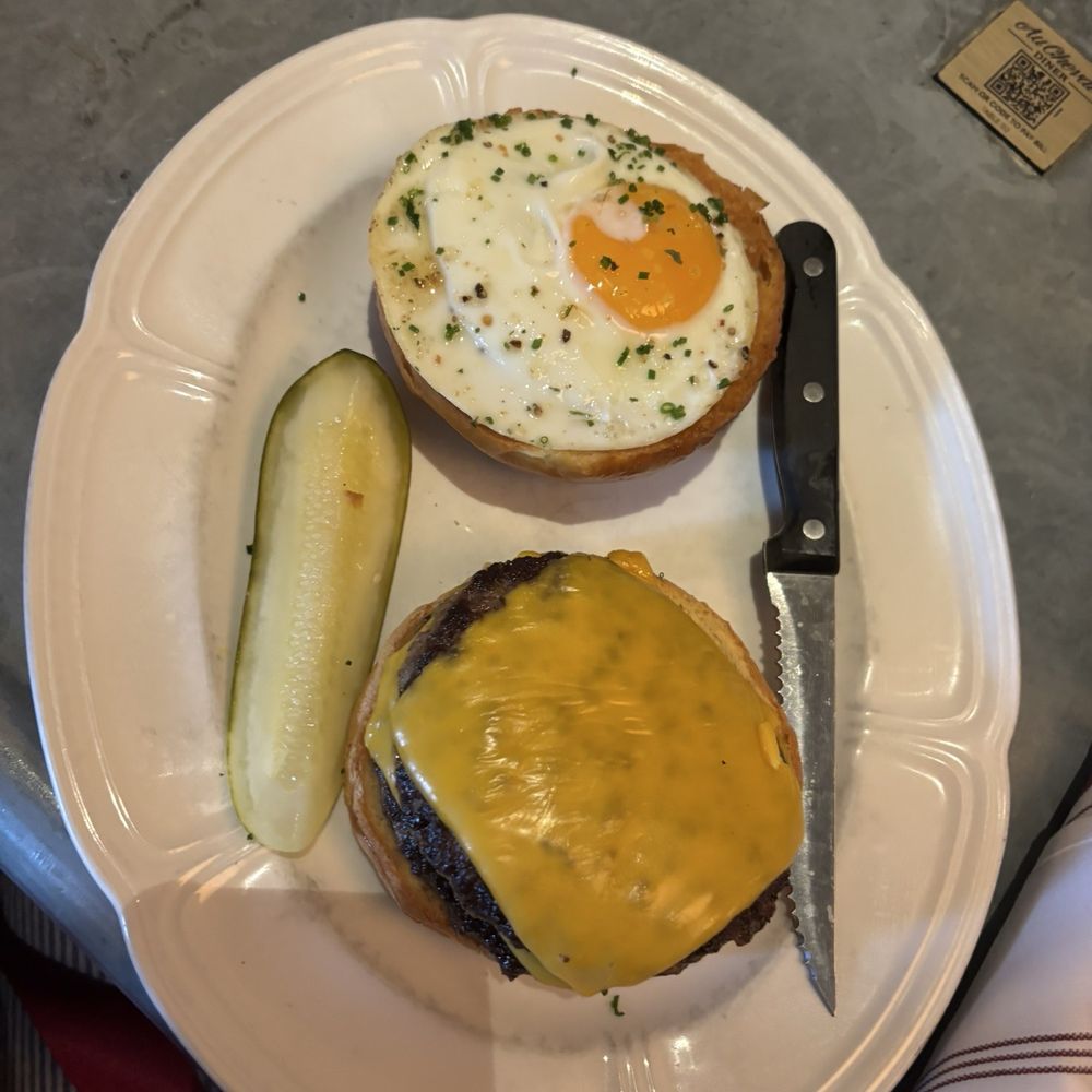Au Cheval - Bars Near Me - Chicago, Illinois
