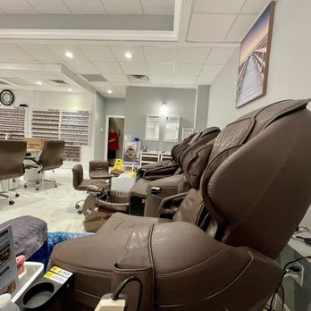 Logi Nails & Spa - These pedicure chairs are LIFE GIVING YOU - Nail Salons Near Me - Saint Augustine, Florida
