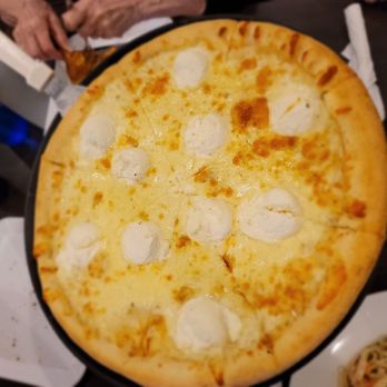 Best NY Pizza - White pizza - Pizza Near Me - Wesley Chapel, Florida Best NY Pizza - White pizza - Pizza Near Me - Wesley Chapel, Florida