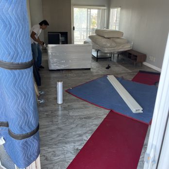 Green Echo Movers - Newport Beach, movers, moving movers, loading, unloading red carpet treatment - Movers Near Me - Mission Viejo, California