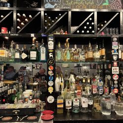 Shay's Grill Pub - Full bar