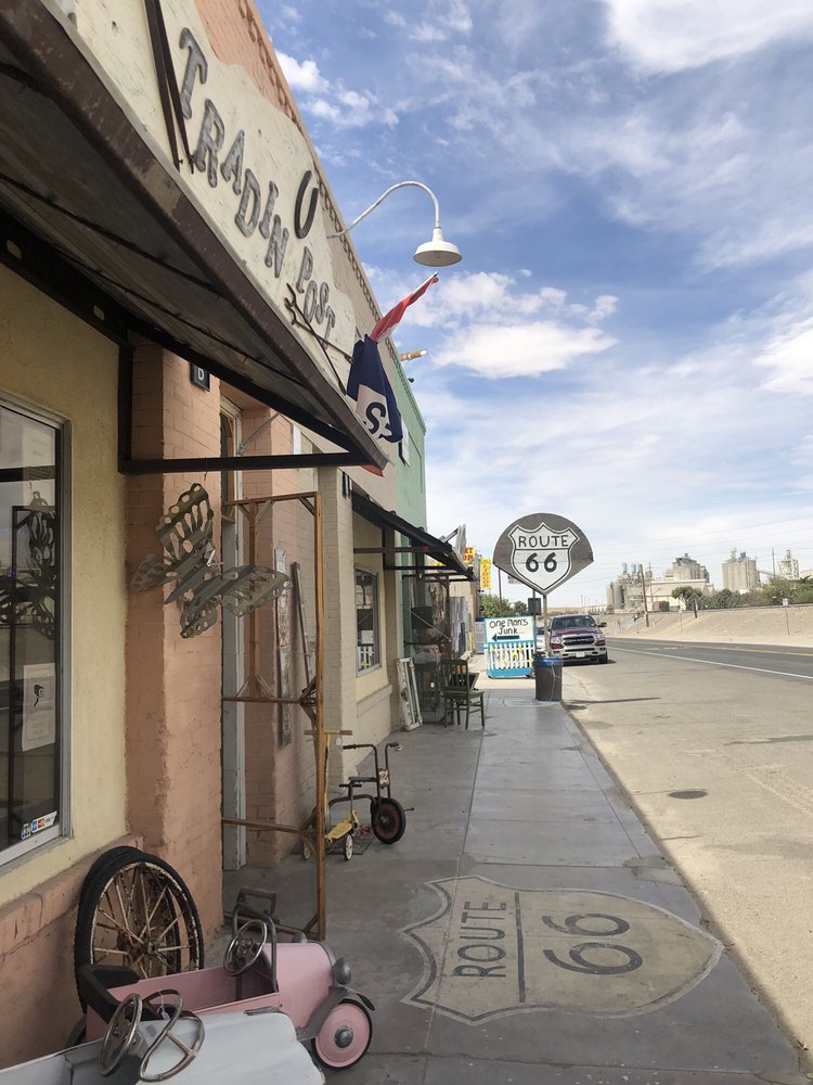 LONA’S TREASURES 19248 National Trails Hwy, Oro Grande, California