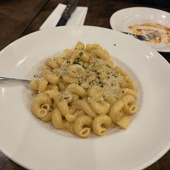 Queen Margherita Pizza - Mac and cheese - Pizza Near Me - Toronto, Ontario Queen Margherita Pizza - Mac and cheese - Pizza Near Me - Toronto, Ontario