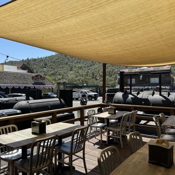 Smokin Oak BBQ - Outside patio - Barbeque Near Me - Mariposa, California Smokin Oak BBQ - Outside patio - Barbeque Near Me - Mariposa, California