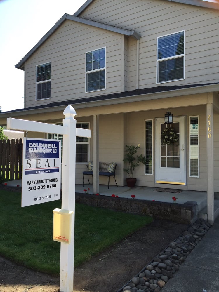 MARY ABBOTT YOUNG COLDWELL BANKER BAIN 636 NW 21st Ave, Portland
