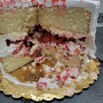 Torrance Bakery - Strawberry torte - Bakeries Near Me - Gardena, California Torrance Bakery - Strawberry torte - Bakeries Near Me - Gardena, California