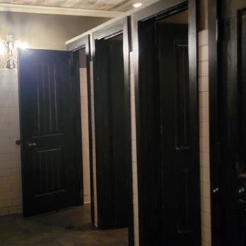 The Ranch - Bathroom - serene and spacious - Steakhouses Near Me - Irving, Texas The Ranch - Bathroom - serene and spacious - Steakhouses Near Me - Irving, Texas