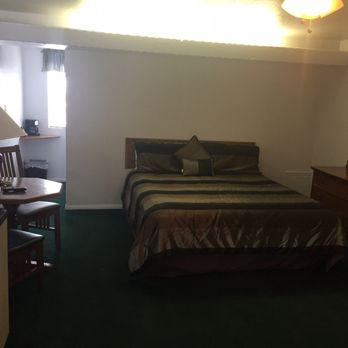 Robinhood Resort - King bed - Big Bear Lake, CA