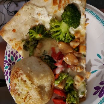 Illiano's Grill - Chicken and Broccoli Pizza with a garlic knot on the side - Italian Near Me - Norwich, Connecticut