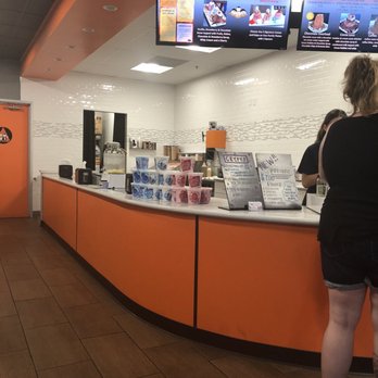 Vampire Penguin - Front counter - Desserts Near Me - Fresno, California