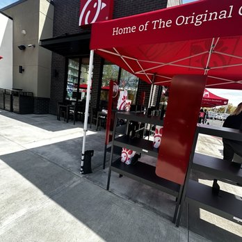 Chick-fil-A - order ahead pickup section - Fast Food Near Me - Oakland, California Chick-fil-A - order ahead pickup section - Fast Food Near Me - Oakland, California