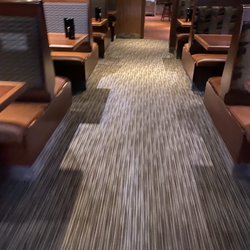 Red Lobster - Empty restaurant 1 1/2 hour wait ??