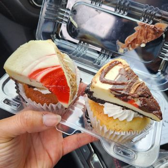 Savvylicious Arrangements - White chocolate cheesecake cupcakes...I guess - Custom Cakes Near Me - Waldorf, Maryland Savvylicious Arrangements - White chocolate cheesecake cupcakes...I guess - Custom Cakes Near Me - Waldorf, Maryland