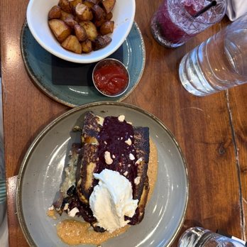 Tazza Kitchen Scott's Addition - French toast and potatoes - New American Near Me - Richmond, Virginia Tazza Kitchen Scott's Addition - French toast and potatoes - New American Near Me - Richmond, Virginia