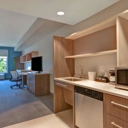 Home2 Suites by Hilton Naples I-75 Pine Ridge Road - Guest room amenity
