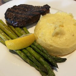 State & Main Kitchen & Bar - 9oz steak