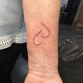 Manor No 9 - Unconnected heart - Tattoo Near Me - Anaheim, California