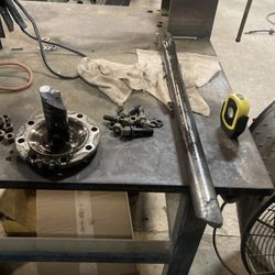 D’s Truck & Tractor - Broken axle