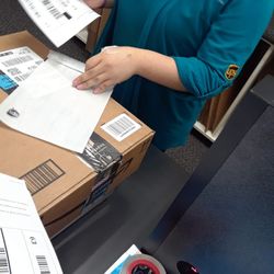 Houston Personal Concierge - We do Amazon returns and all your package shipping