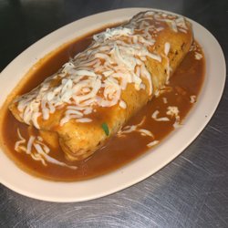 Martha's Kitchen - Burrito de Asada mojado en salsa roja