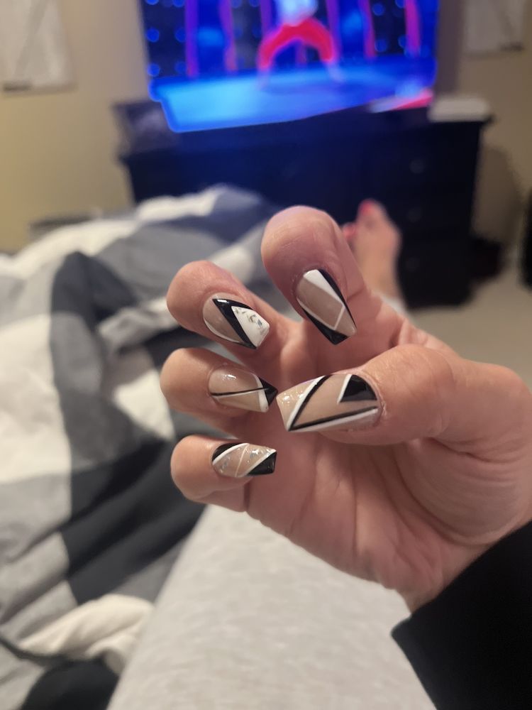 RED NAILS Updated September 2024 17 Photos & 22 Reviews 2883