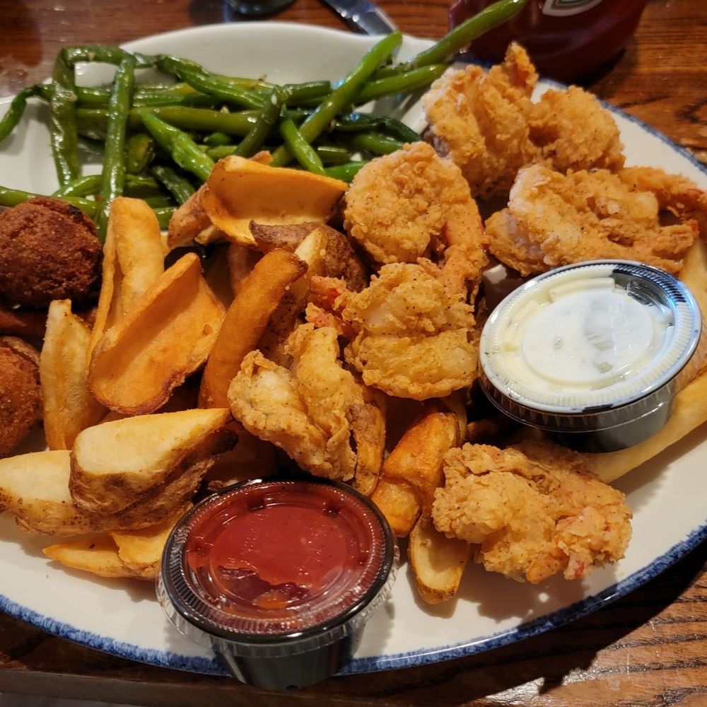 Parrain's Seafood - Shrimp platter with greenbeans, French fries, hush puppies - Southern Near Me - Baton Rouge, Louisiana