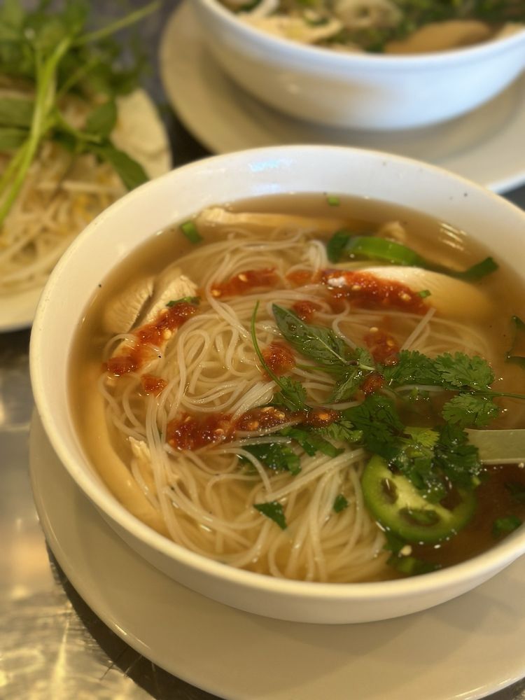 Pho 4 U Logo