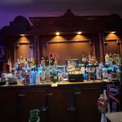 Patsy's Tavern & Restaurant - The Bar