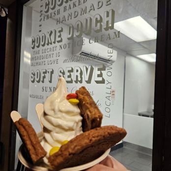 Edible - Caramel sea salt biscoff sundae - Desserts Near Me - Honolulu, Hawaii Edible - Caramel sea salt biscoff sundae - Desserts Near Me - Honolulu, Hawaii