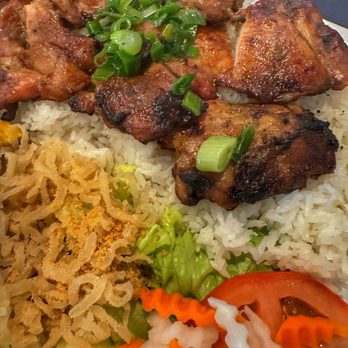 Hung Ky Asian Kitchen - Closer look of chicken rice plate - Chinese Near Me - Round Rock, Texas