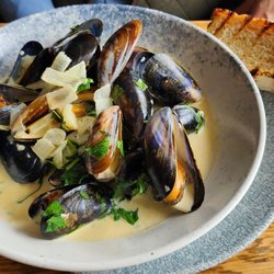 Boatshed Restaurant - Drunken muscles