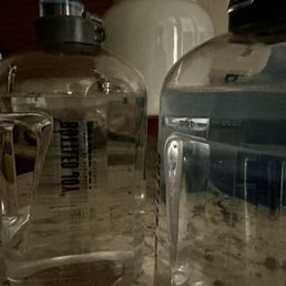 They don't fill a full gallon! They don't fill a full gallon!