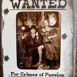 Candy's Creekside Cottage - Pistols and petticoats old time photo